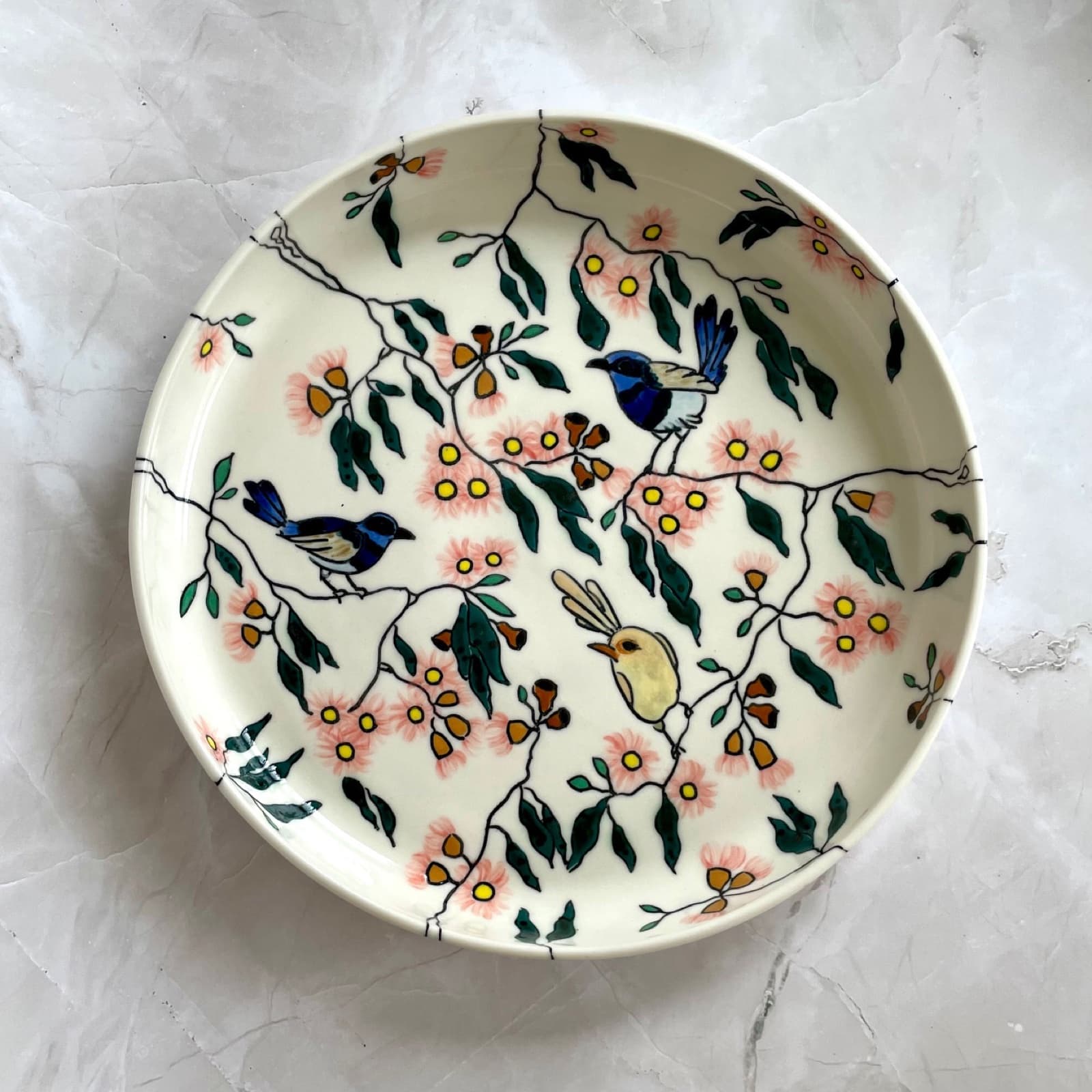 Fairy Wrens in Pink Flowering Gum Plate — Juni Margrie